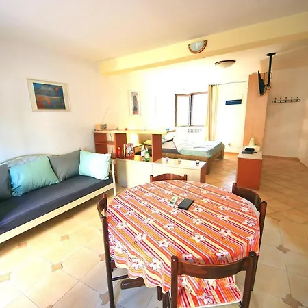 Lovely Studio Damuggia With Terrace Rovinj