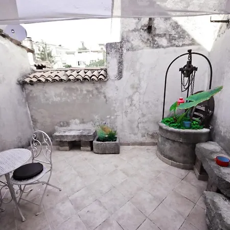 Daire Lovely Studio Damuggia With Terrace *