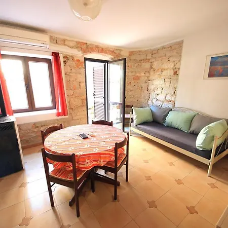 Lovely Studio Damuggia With Terrace Daire *