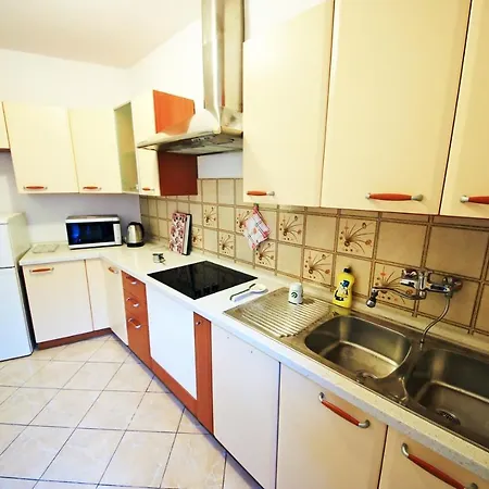 Daire Lovely Studio Damuggia With Terrace *